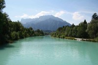 Die Welt besteht eben aus Bergen, Tälern und Flüssen 